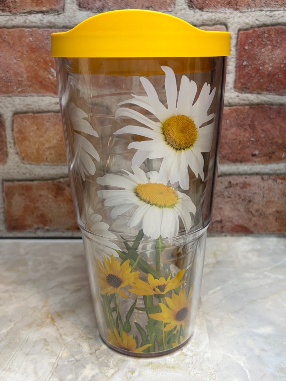 Tervis White Daisies 24 oz Double Wall Insulated Tumbler